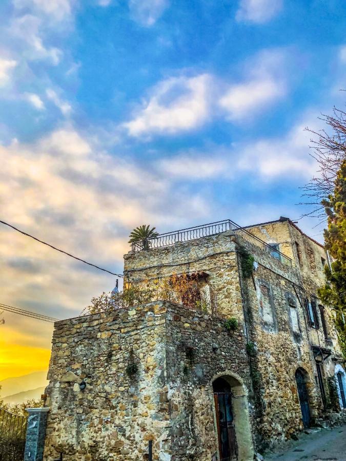 La Casa Di Vasco Bussana Vecchia Apartment Sanremo Bagian luar foto